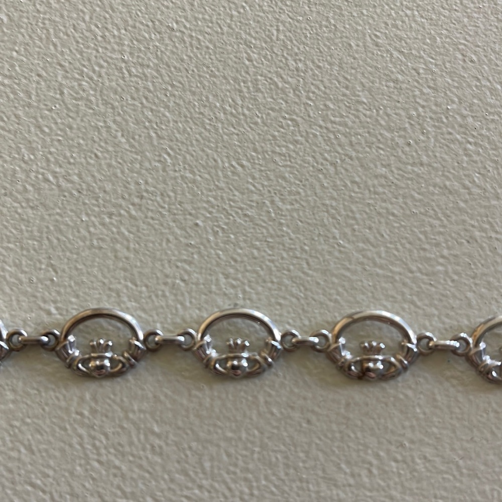 Claddagh bracelet